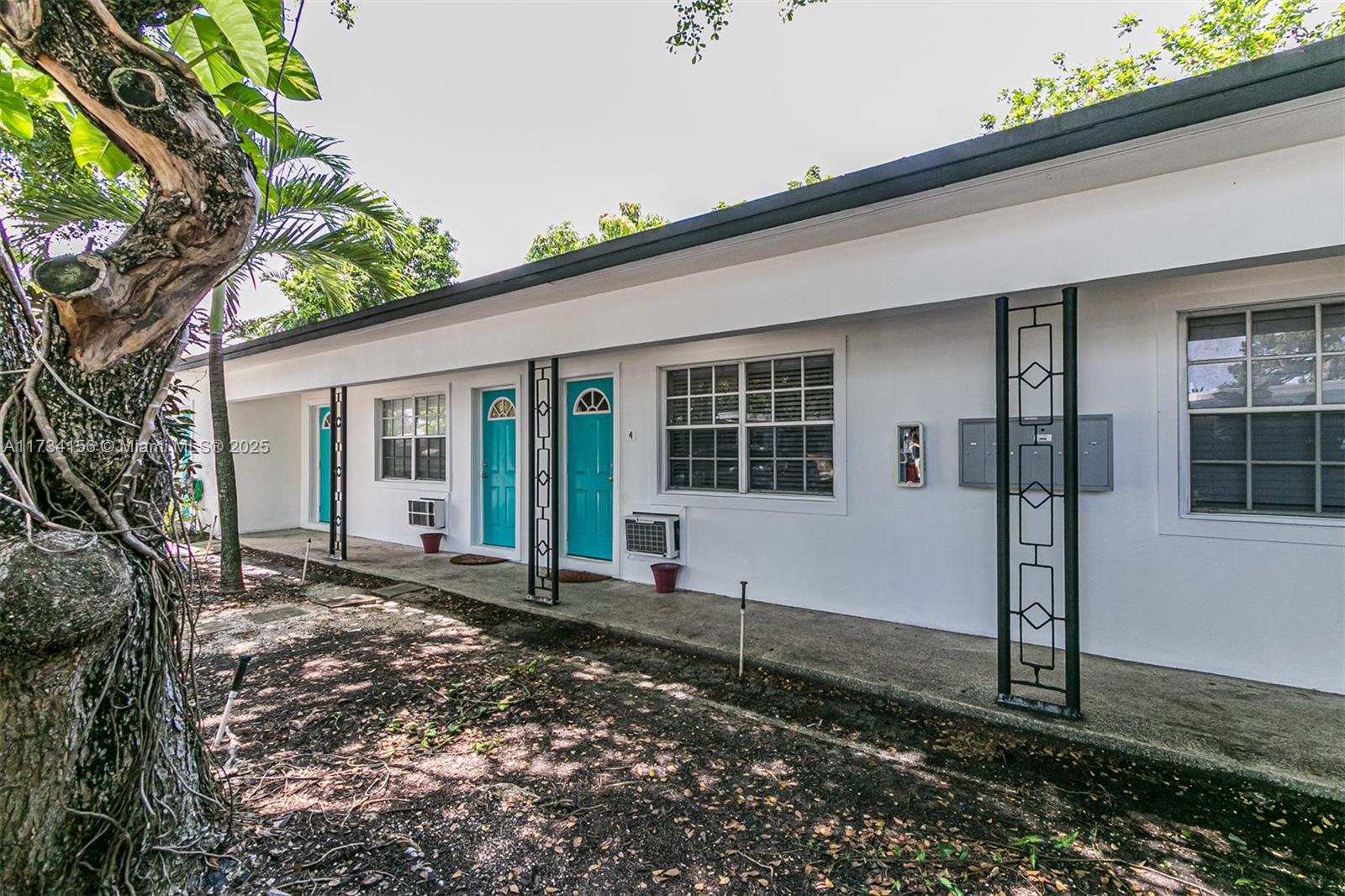 1717 NE 12th St, Fort Lauderdale, Florida image 1