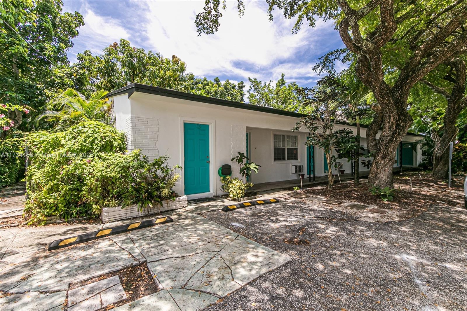 1717 NE 12th St, Fort Lauderdale, Florida image 3