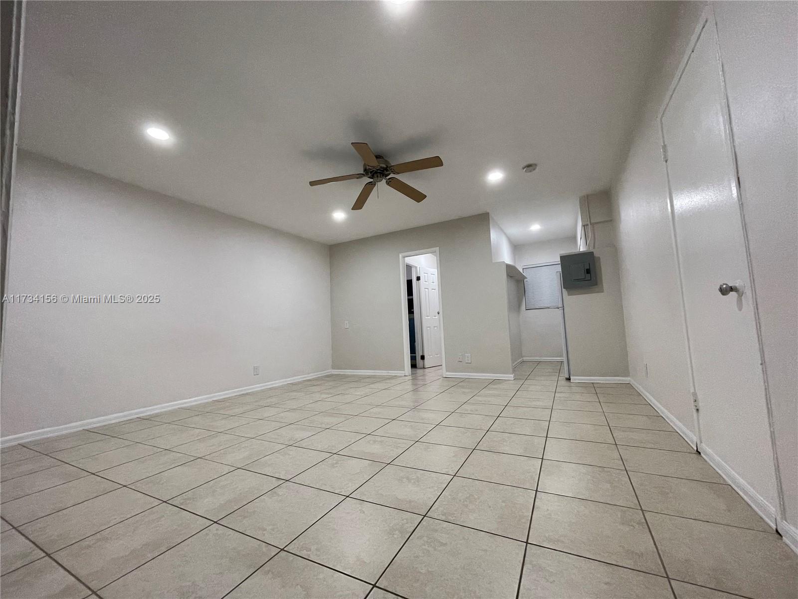 1717 NE 12th St, Fort Lauderdale, Florida image 35