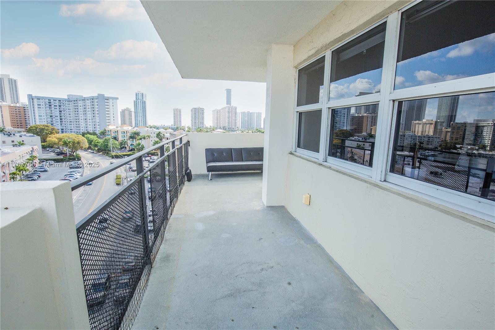 Listing Photo 12