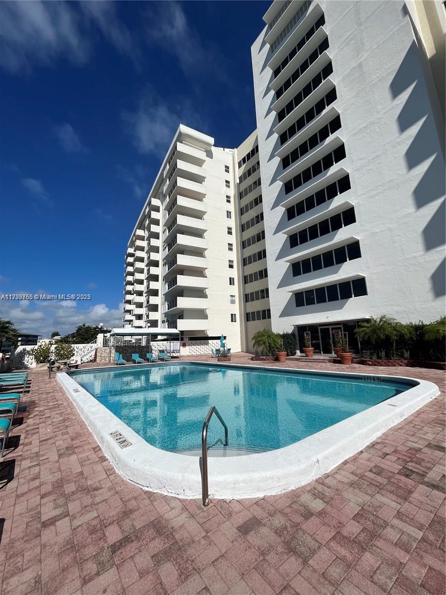 401 Golden Isles Dr #804, Hallandale Beach, Florida image 2