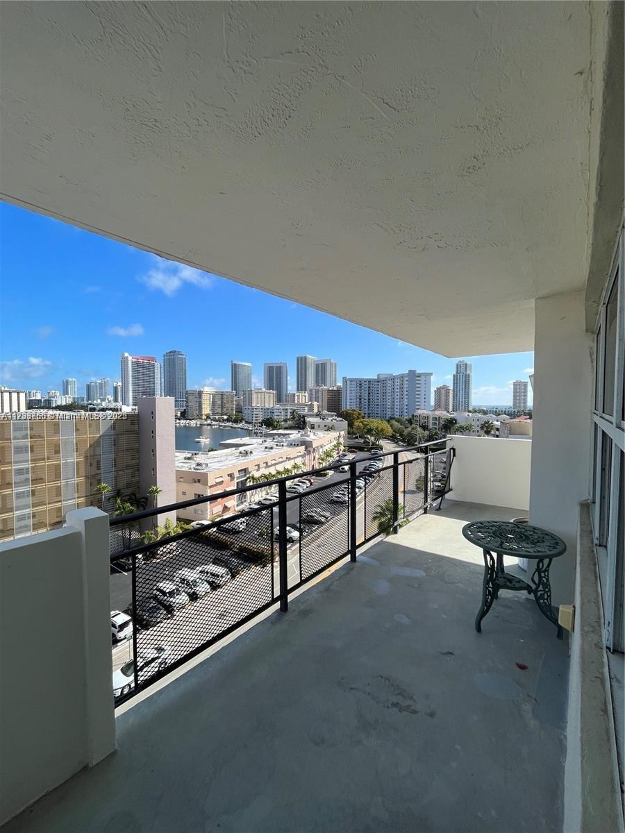 401 Golden Isles Dr #804, Hallandale Beach, Florida image 30