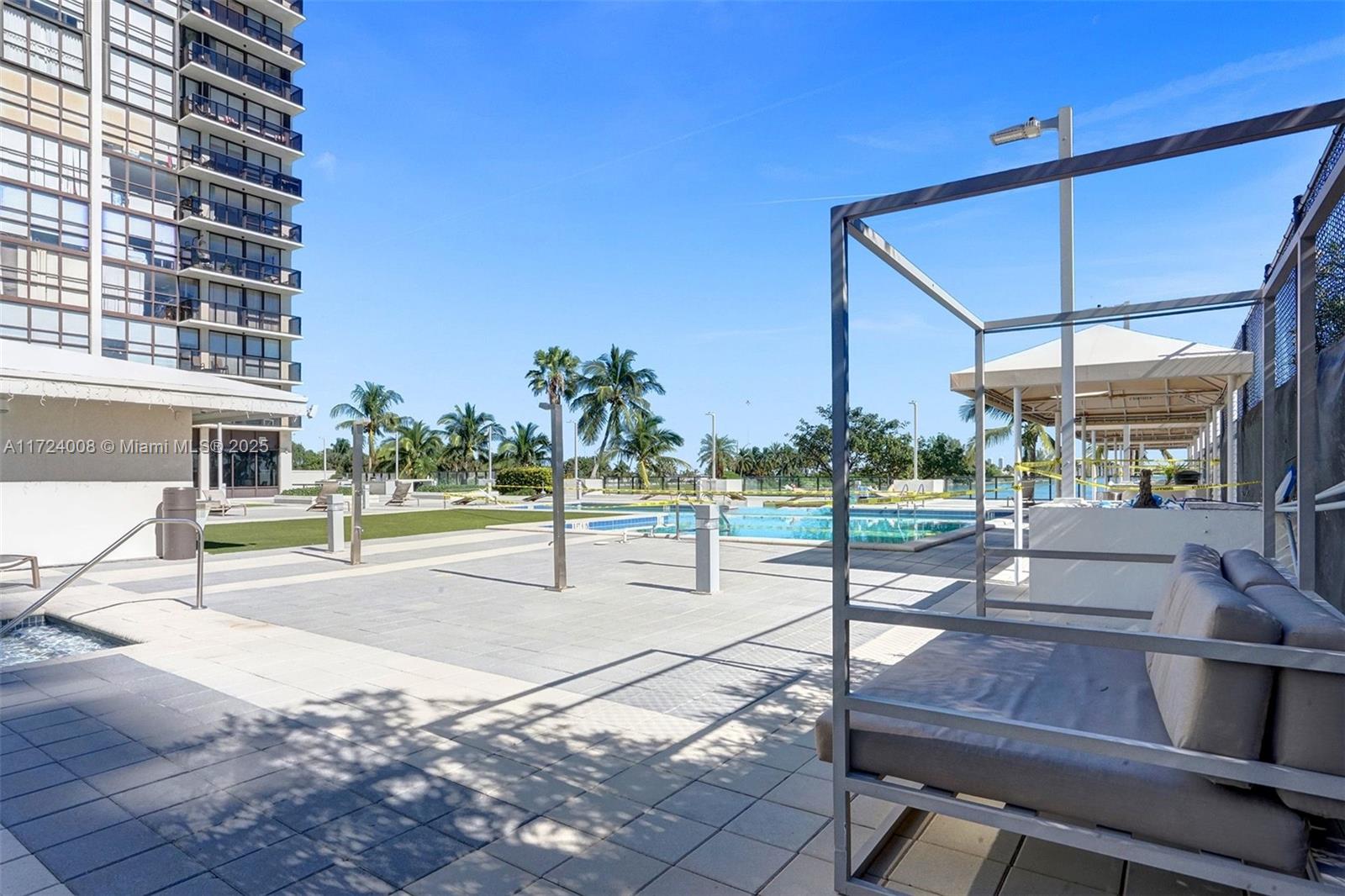 600 NE 36th St #304, Miami, Florida image 39