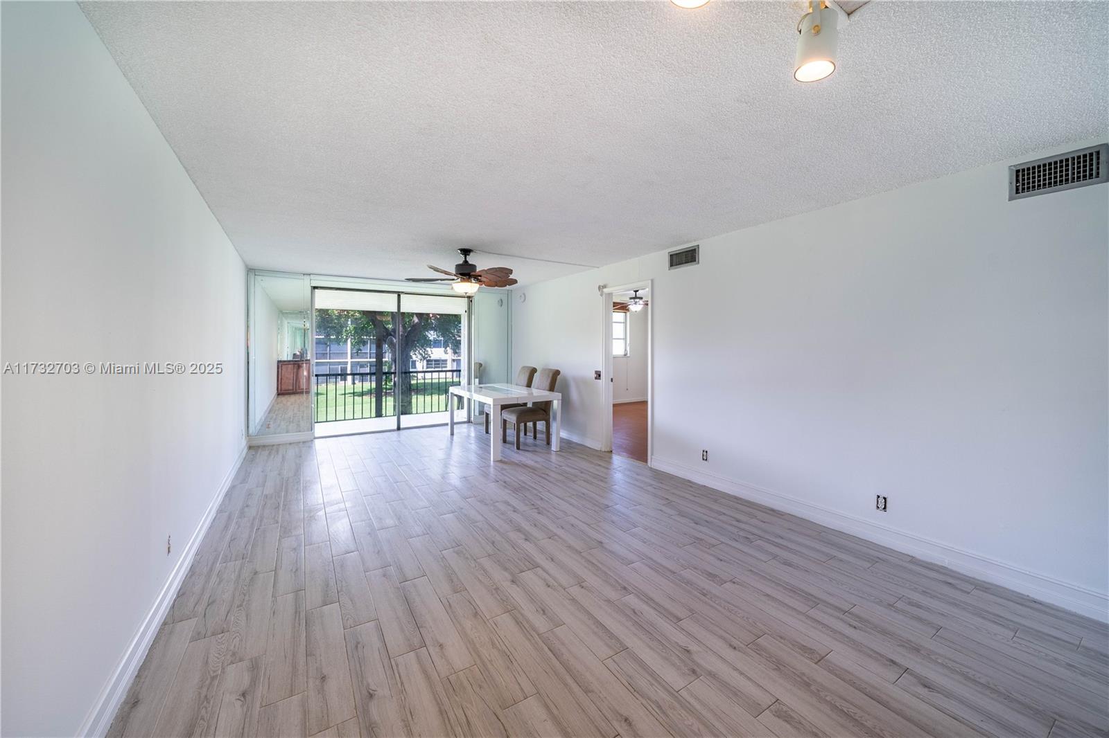 711 S Hollybrook Dr #209, Pembroke Pines, Florida image 4