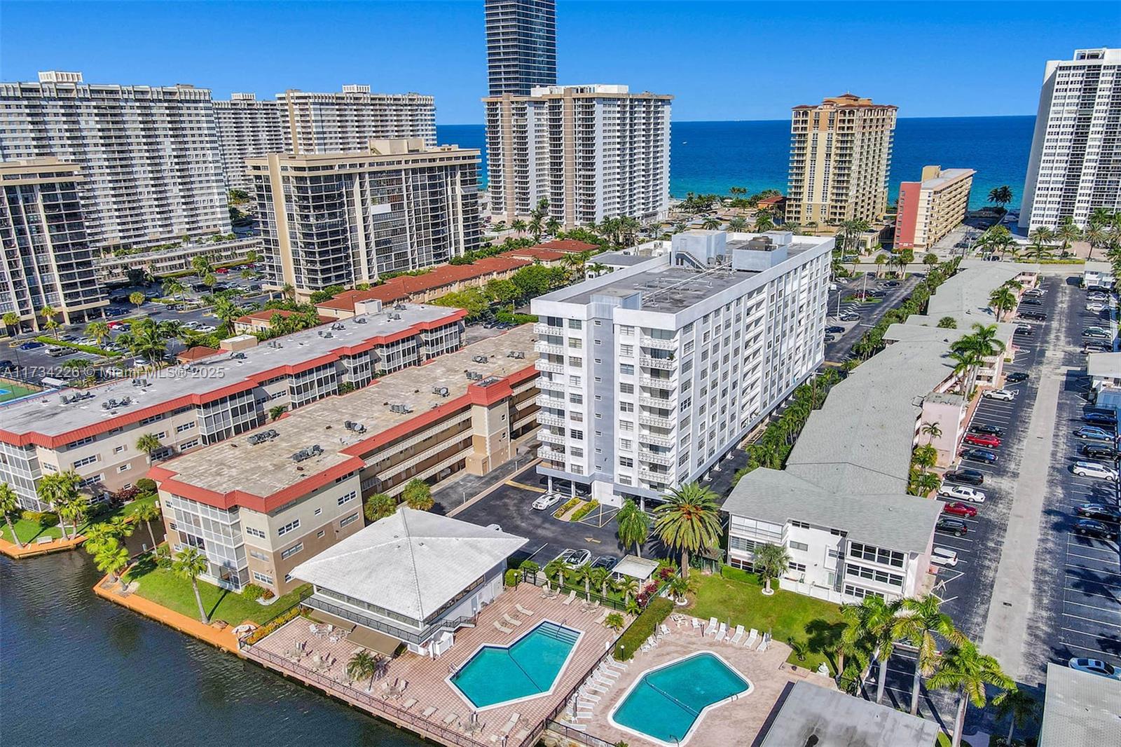 3113 S Ocean Dr #804, Hallandale Beach, Florida image 4