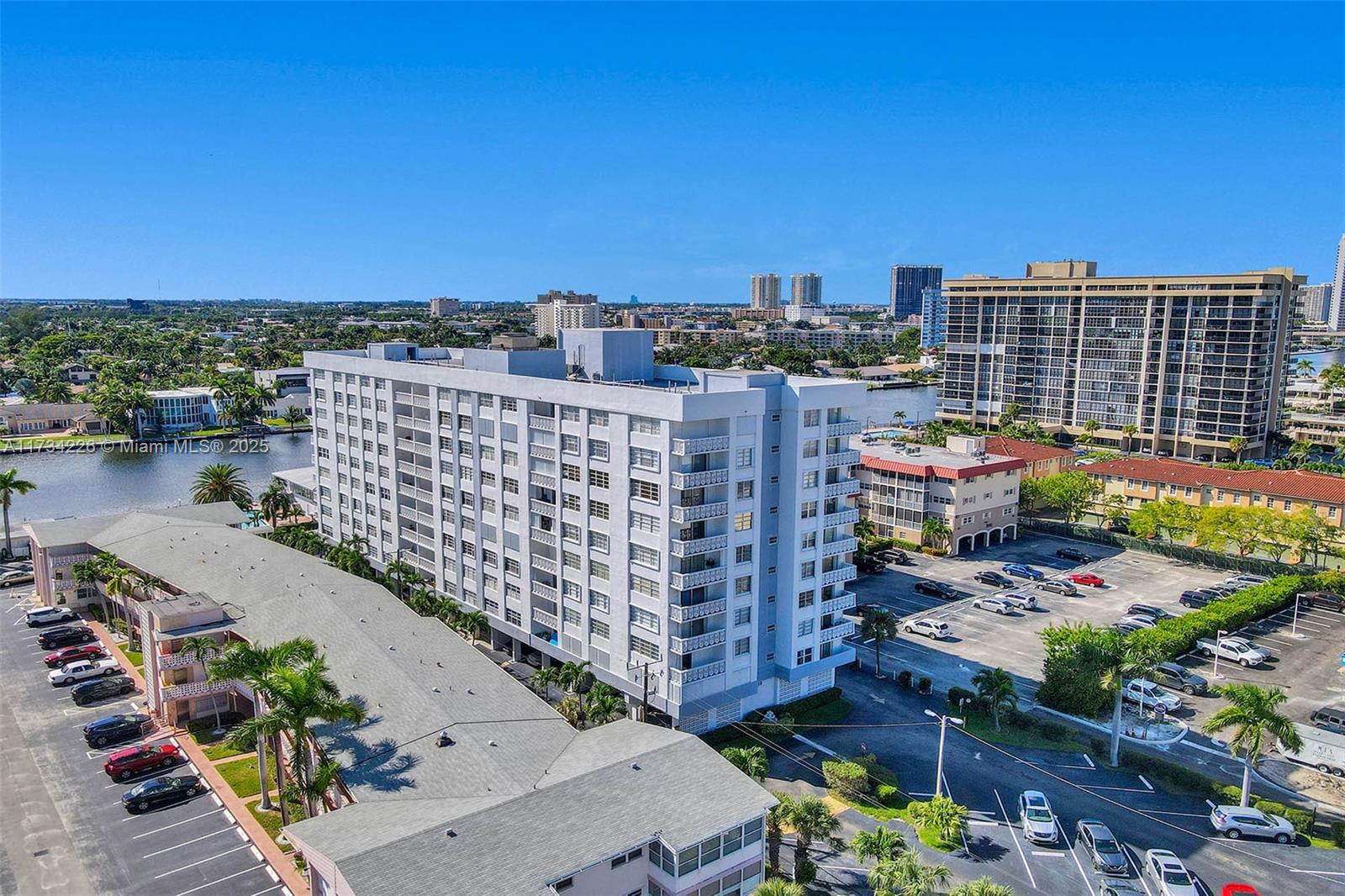 3113 S Ocean Dr #804, Hallandale Beach, Florida image 9