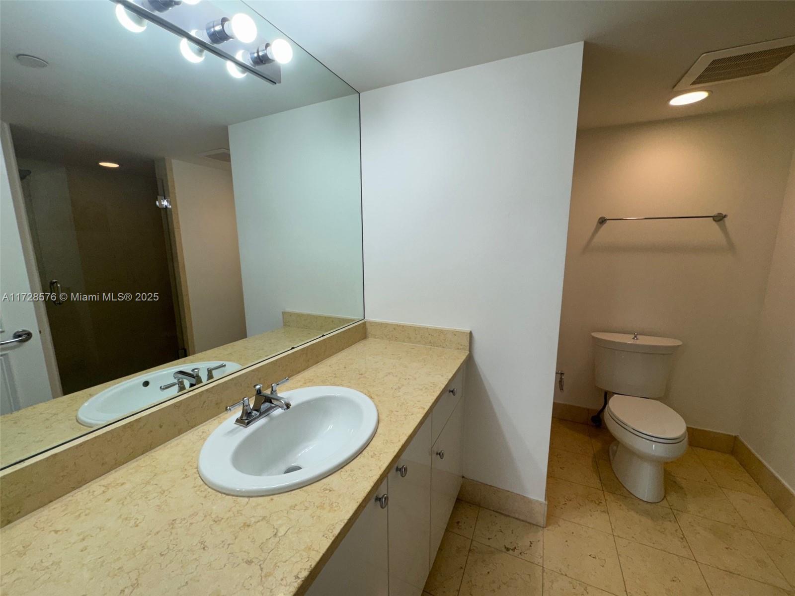 19900 E Country Club Dr #209, Aventura FL 33180