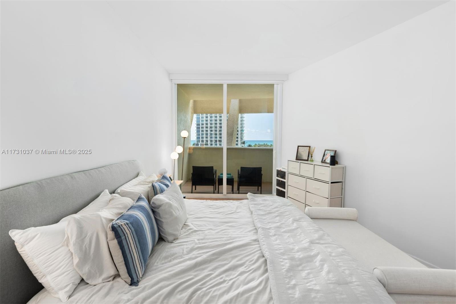 300 S Pointe Dr #907, Miami Beach, Florida image 12