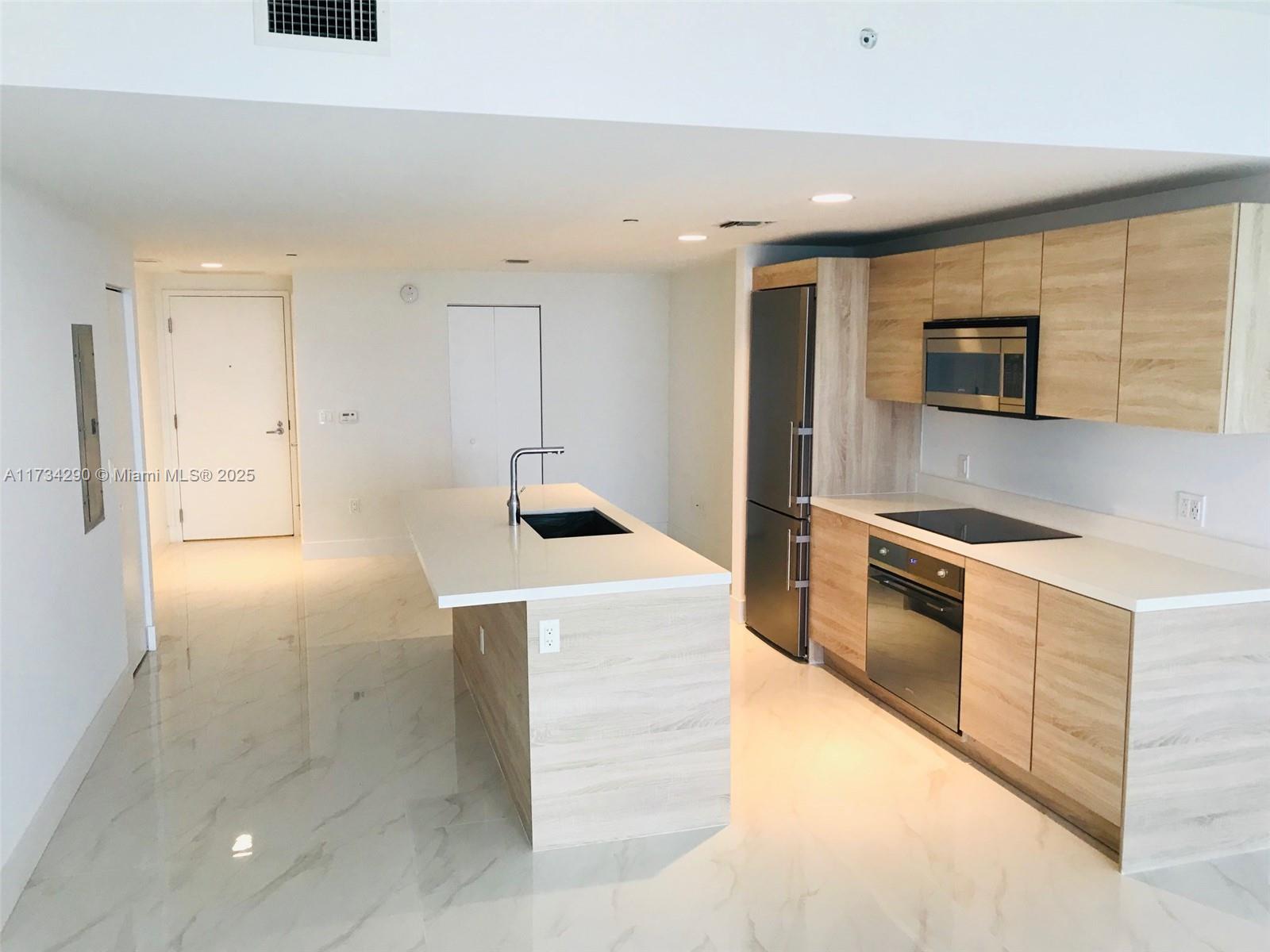 Apartamento à Venda em North Miami Beach, FL