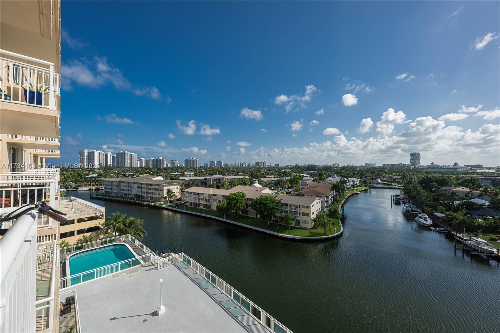 437 Golden Isles Dr #8D, Hallandale Beach, Florida image 3