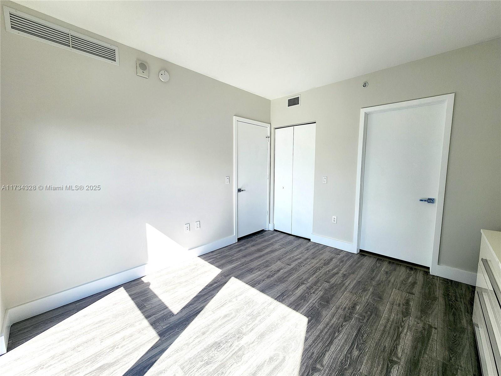 121 NE 34th St #2901, Miami FL 33137