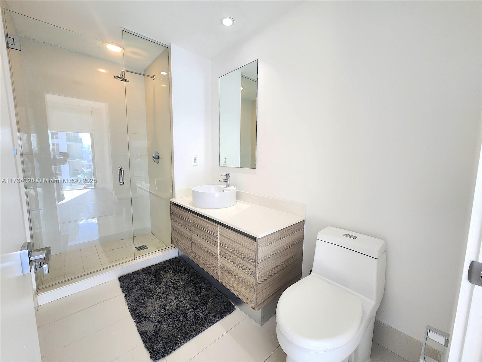 121 NE 34th St #2901, Miami FL 33137