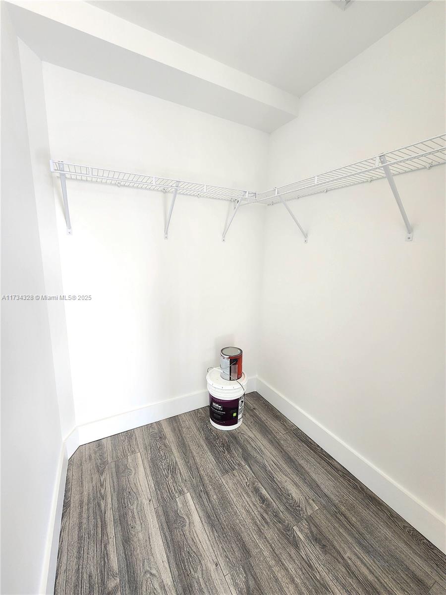 121 NE 34th St #2901, Miami FL 33137