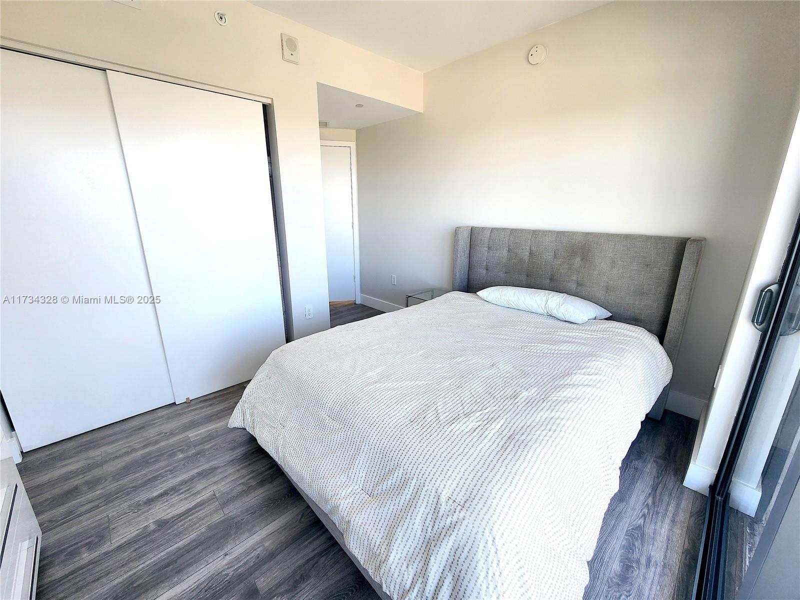 121 NE 34th St #2901, Miami FL 33137