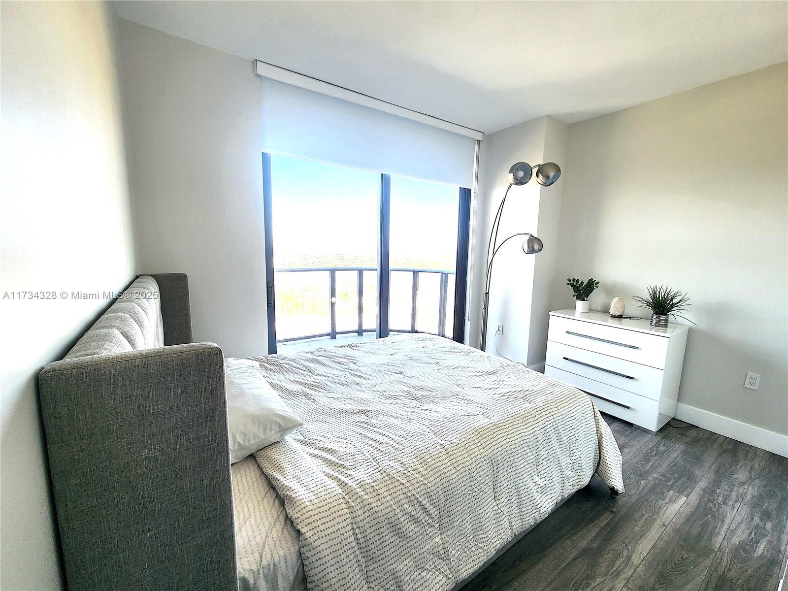 121 NE 34th St #2901, Miami FL 33137