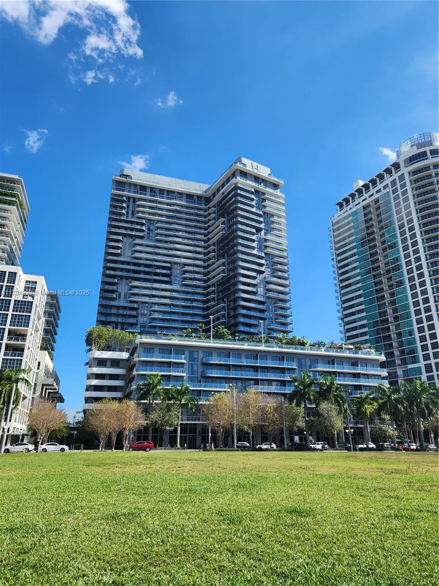 121 NE 34th St #2901, Miami FL 33137
