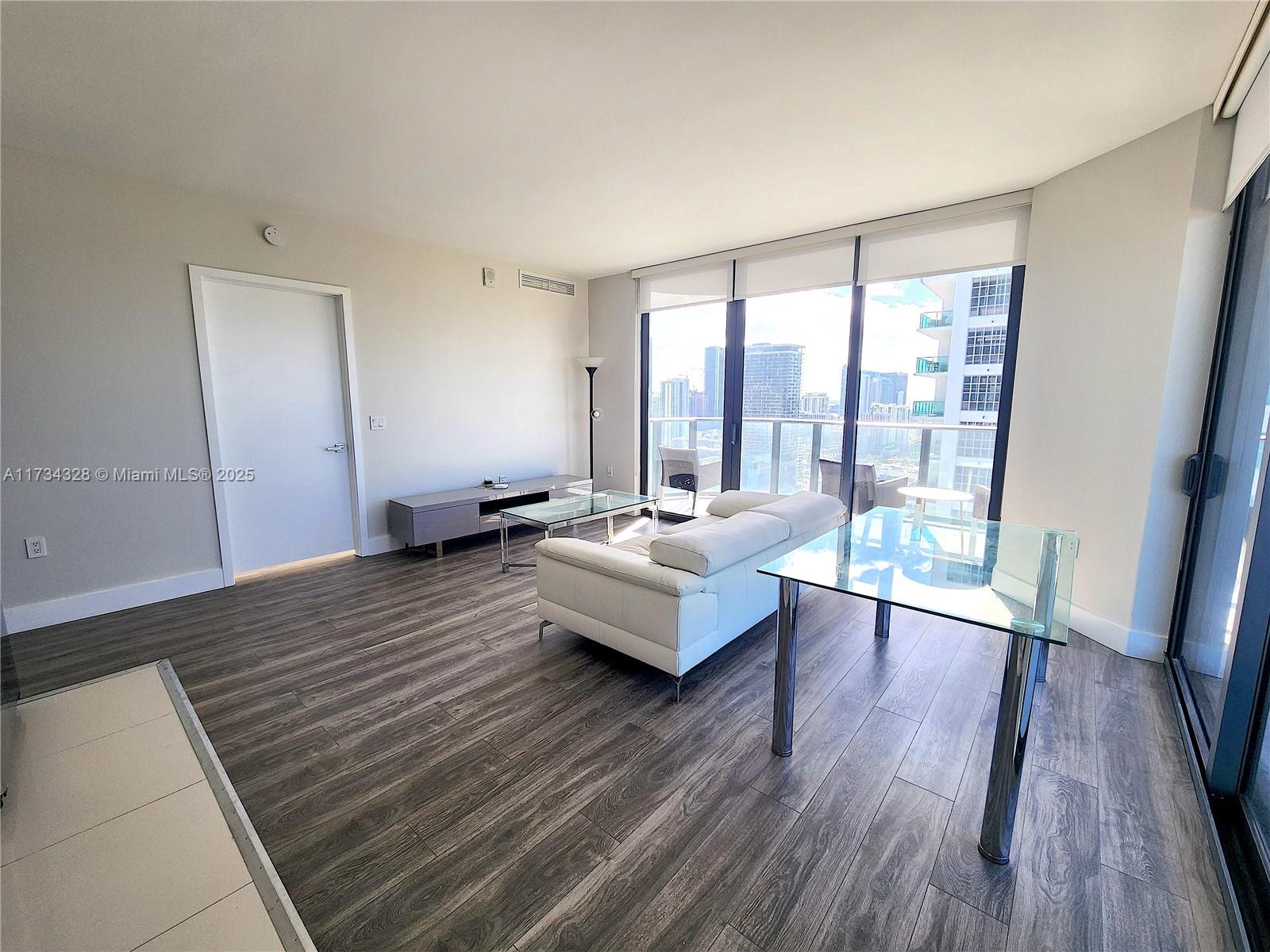 121 NE 34th St #2901, Miami FL 33137