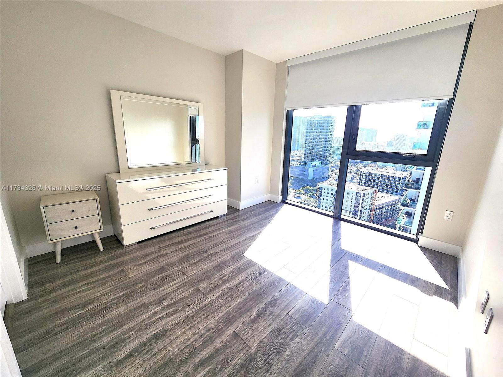 121 NE 34th St #2901, Miami FL 33137