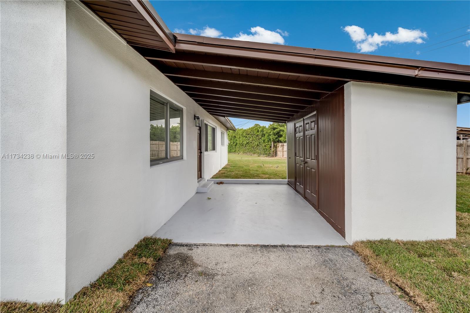 8831 SW 43rd St, Miami, Florida image 4