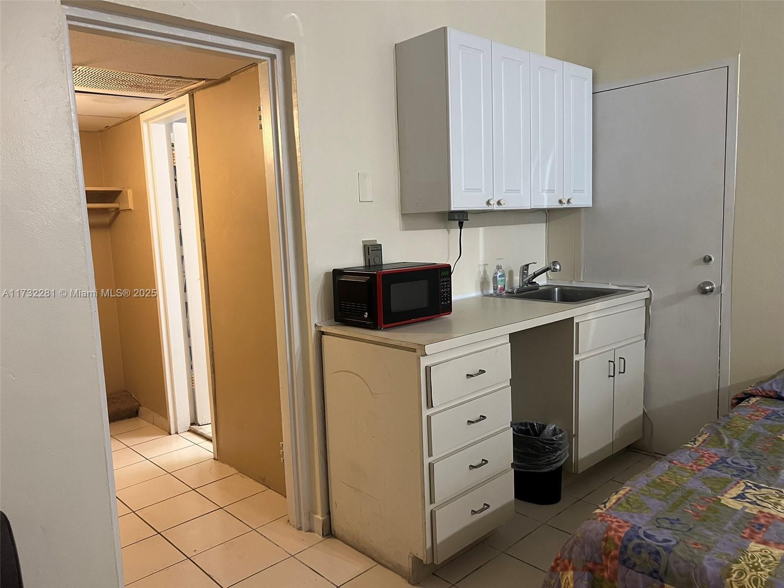 26 Diplomat Pkwy #2332, Hallandale Beach, Florida image 11