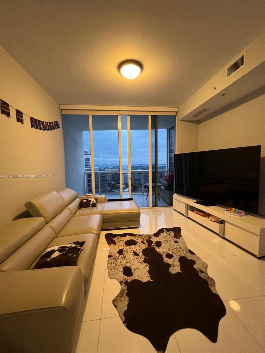 18201 Collins Ave #5505, Sunny Isles Beach FL 33160