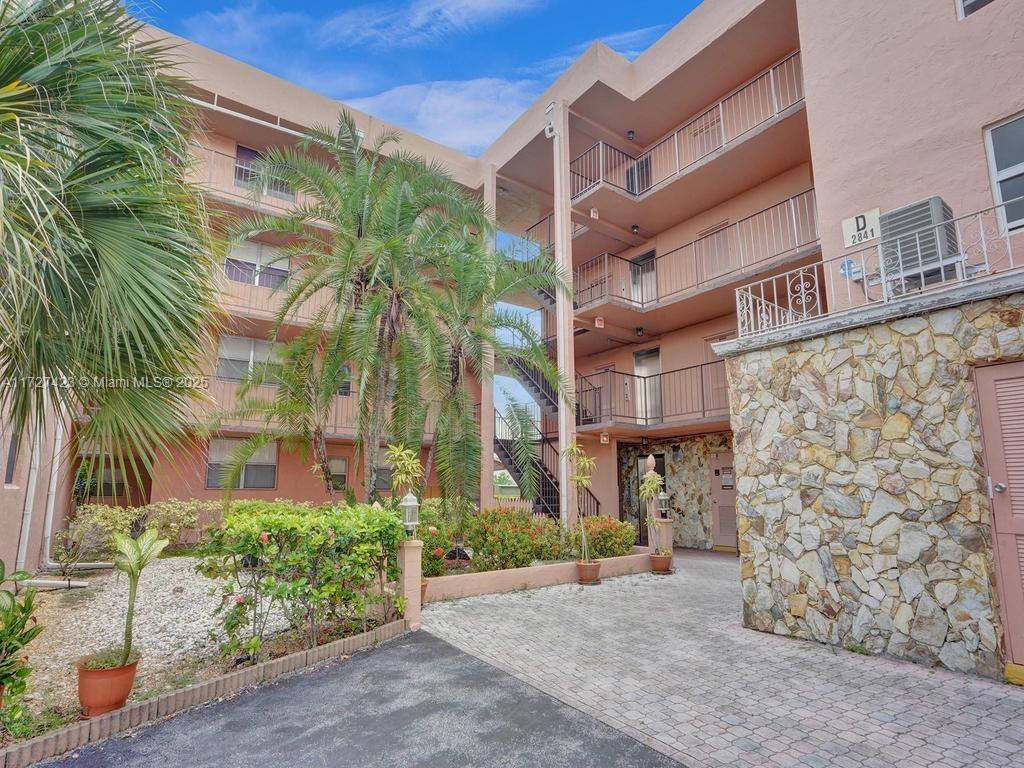 2841 Somerset Dr #317, Lauderdale Lakes, Florida image 28