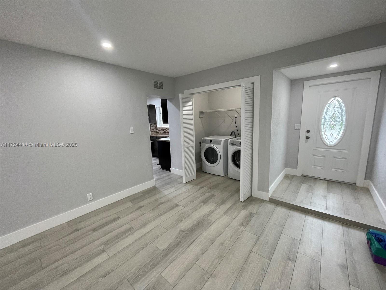 Residential, Sunrise, Florida image 16