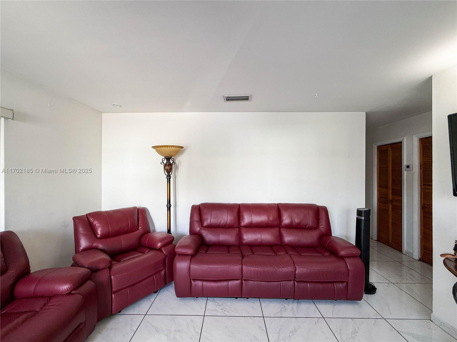 3056 SW 17th St, Miami, Florida image 6