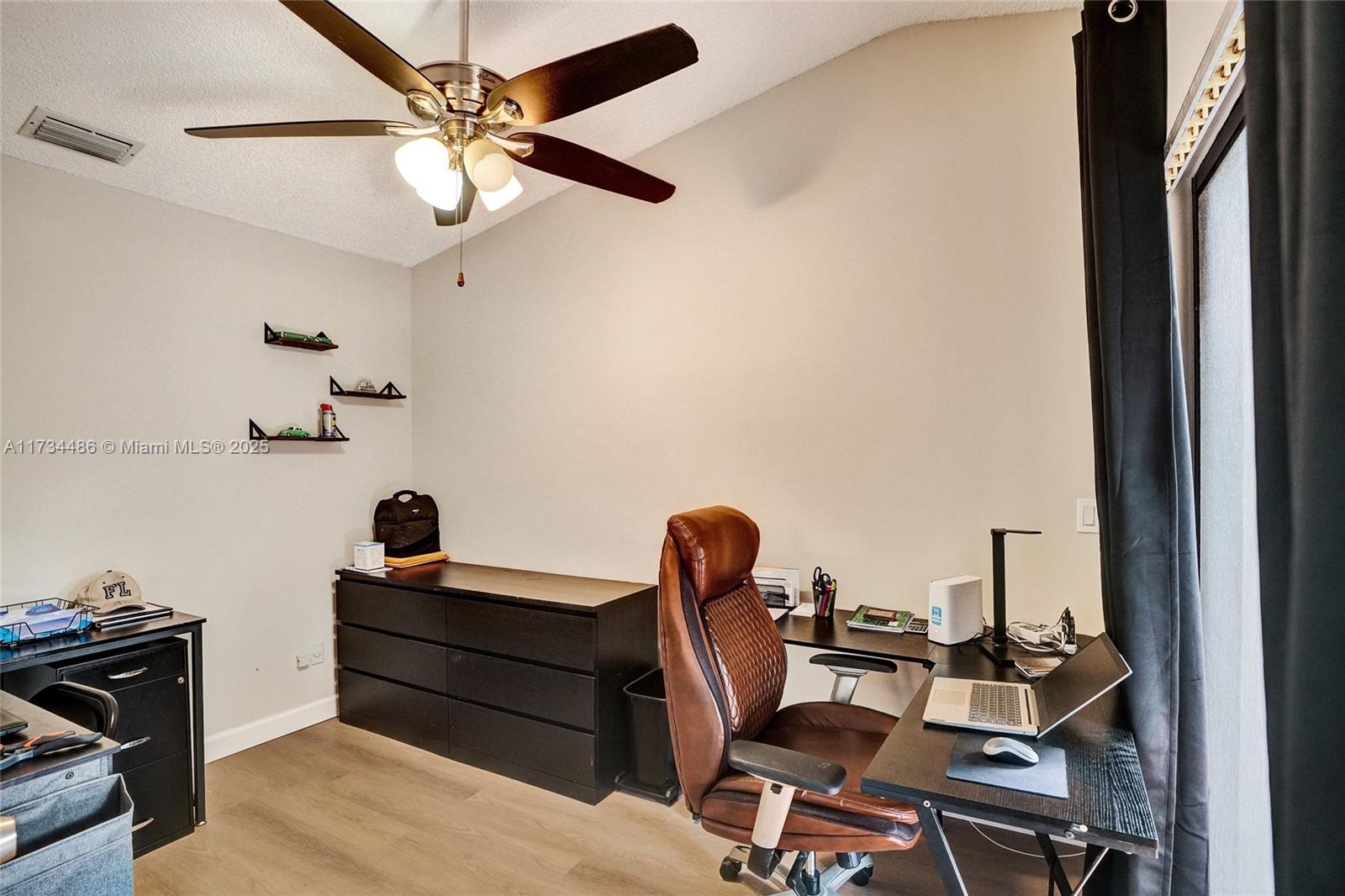 Listing Photo 15