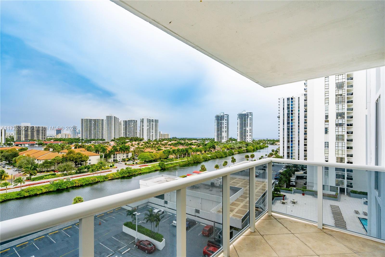 3625 N Country Club Dr #901, Aventura, Florida image 22