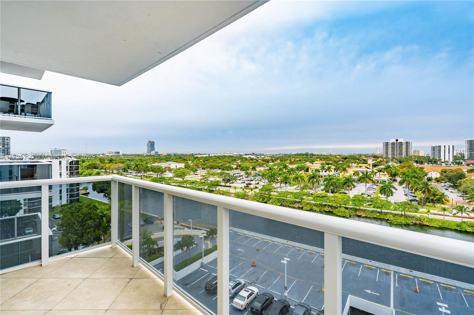 3625 N Country Club Dr #901, Aventura, Florida image 23