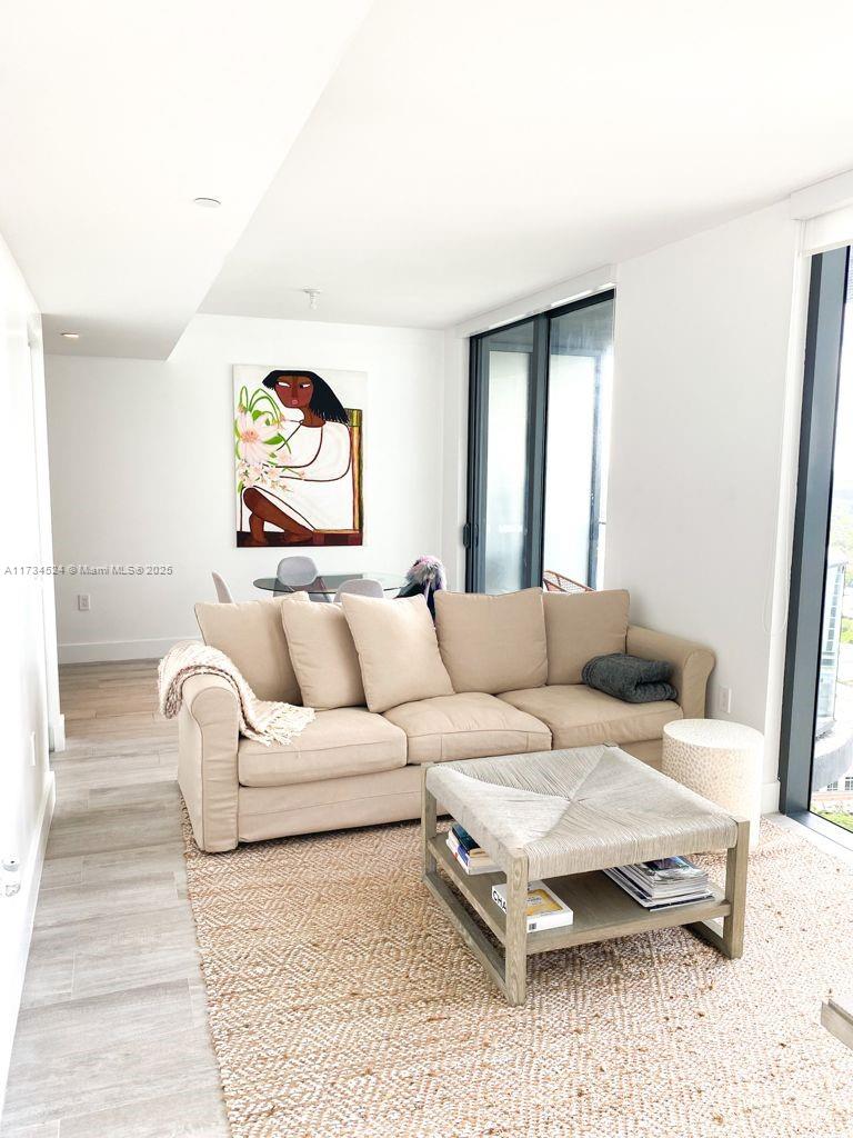 121 NE 34th St #2415, Miami FL 33137