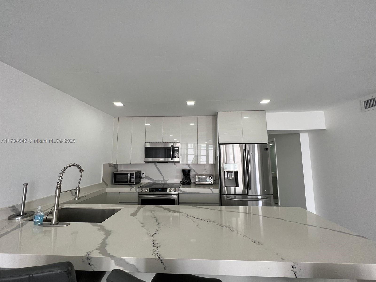 3725 S Ocean Dr #1507, Hollywood, Florida image 3