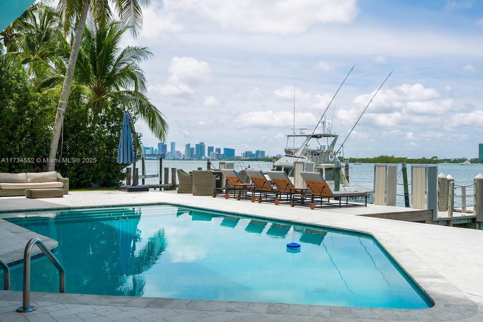 7720 Miami View Dr, North Bay Village, Florida image 32