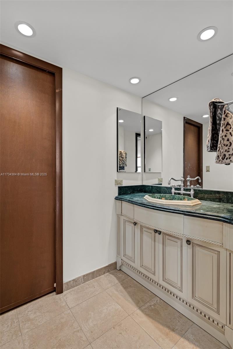 1121 Crandon Blvd #F602, Key Biscayne, Florida image 13