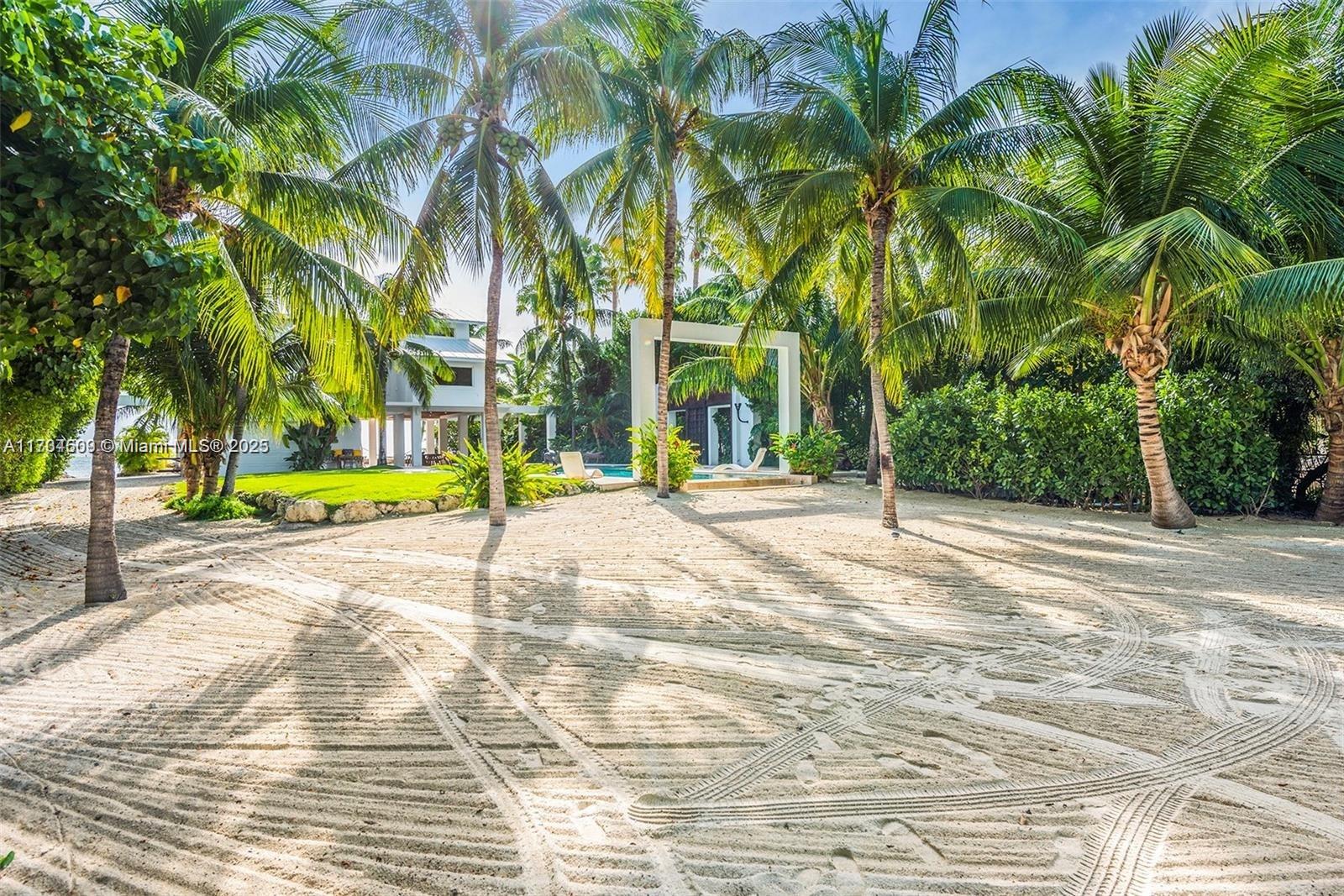 60 Ocean Front Drive, Key Largo, Florida image 28