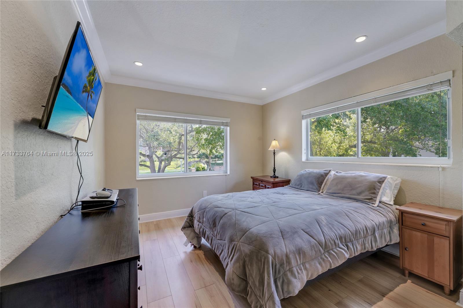 Listing Photo 10