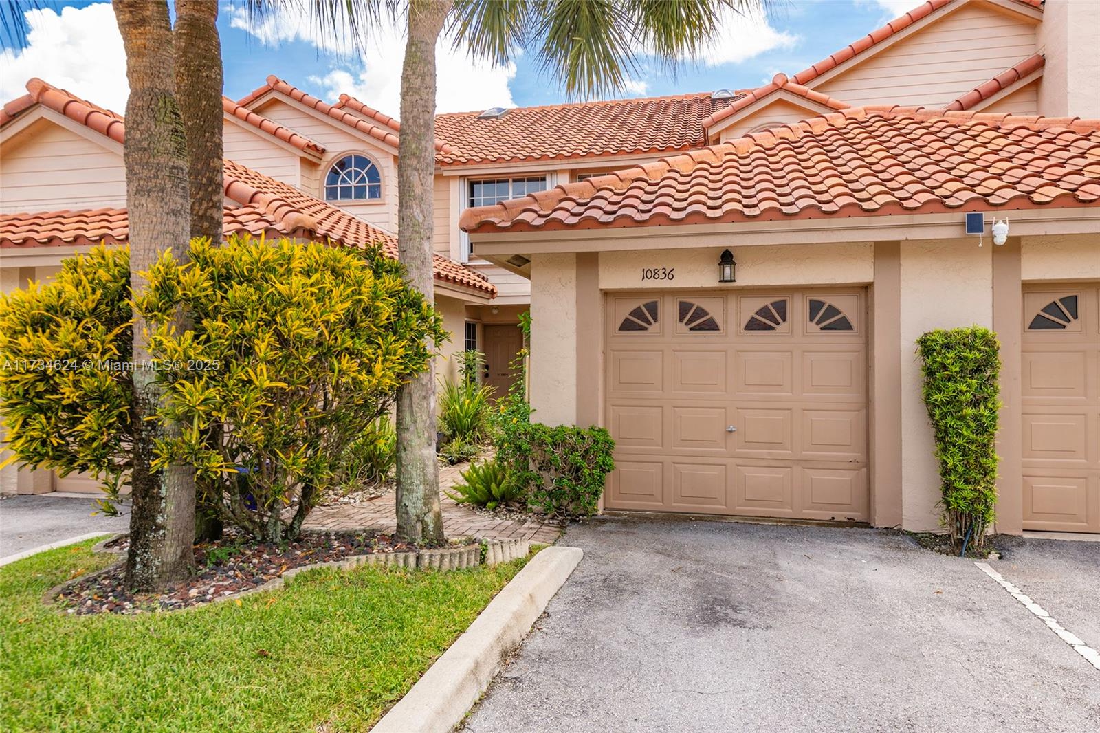 10836 Cypress Glen Dr, Coral Springs, Florida image 1