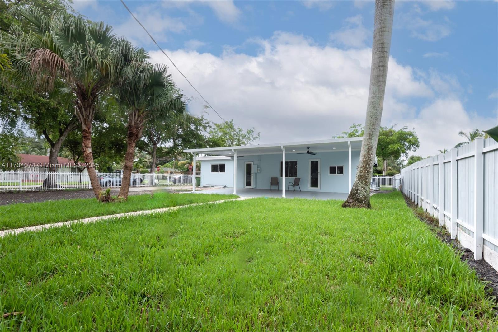 495 NE 141st St, North Miami, Florida image 24