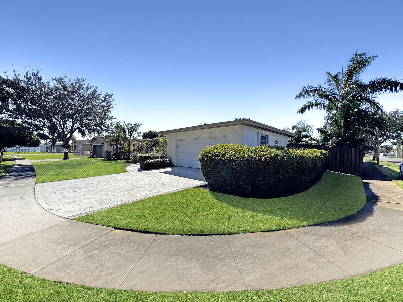 10930 NW 18th Pl, Pembroke Pines, Florida image 3