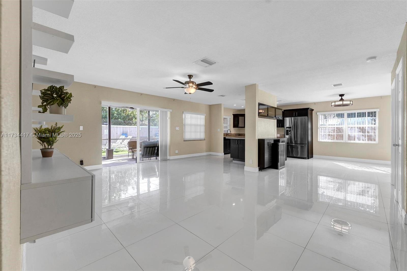 8240 NW 68th Ave, Tamarac, Florida image 1