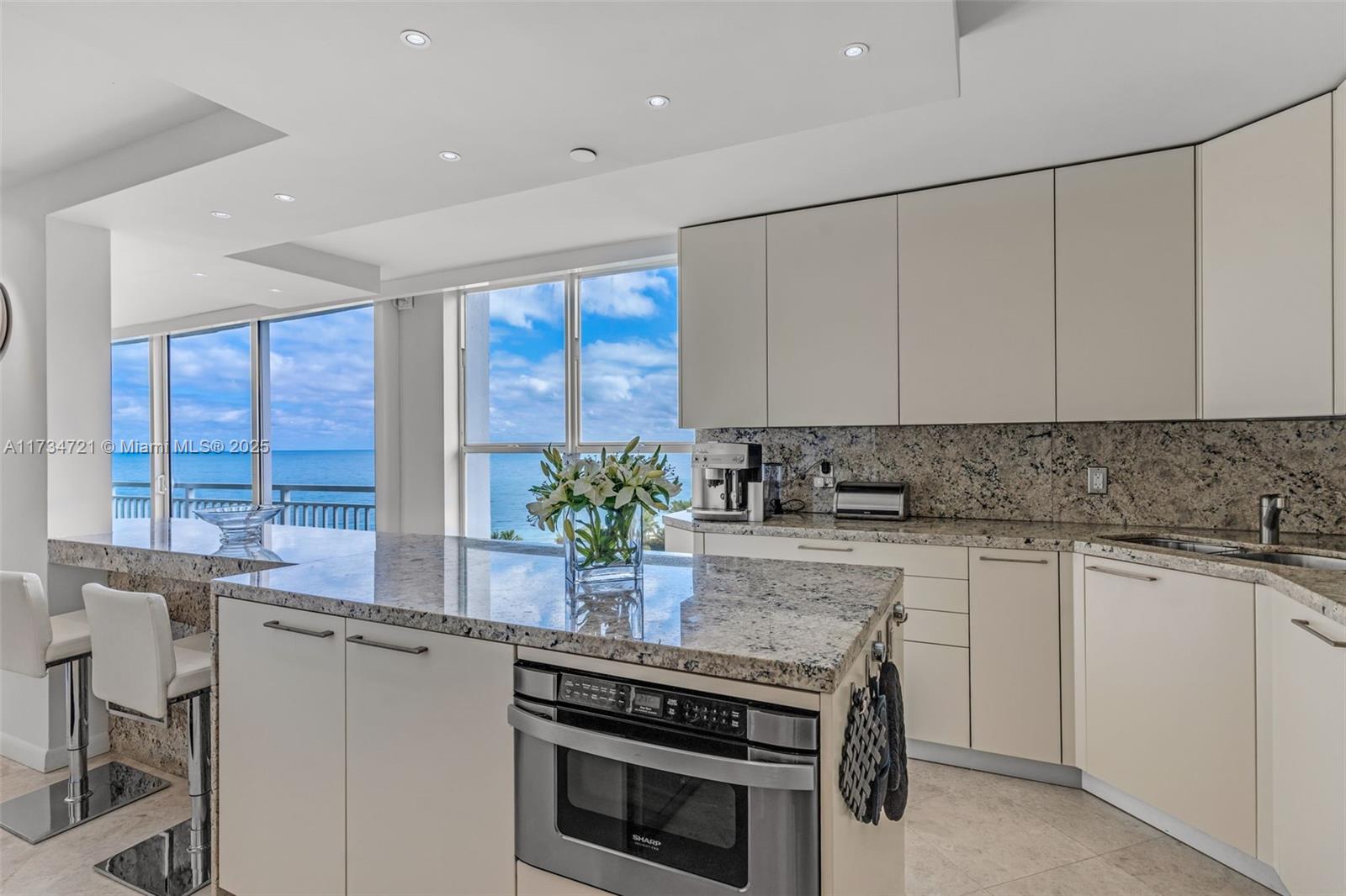 607 Ocean Dr #10J, Key Biscayne, Florida image 3