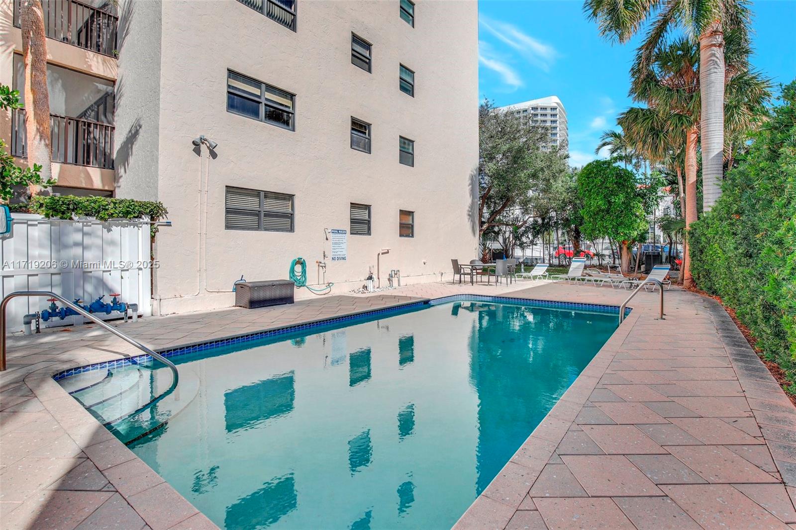 520 Orton Ave #303, Fort Lauderdale, Florida image 19