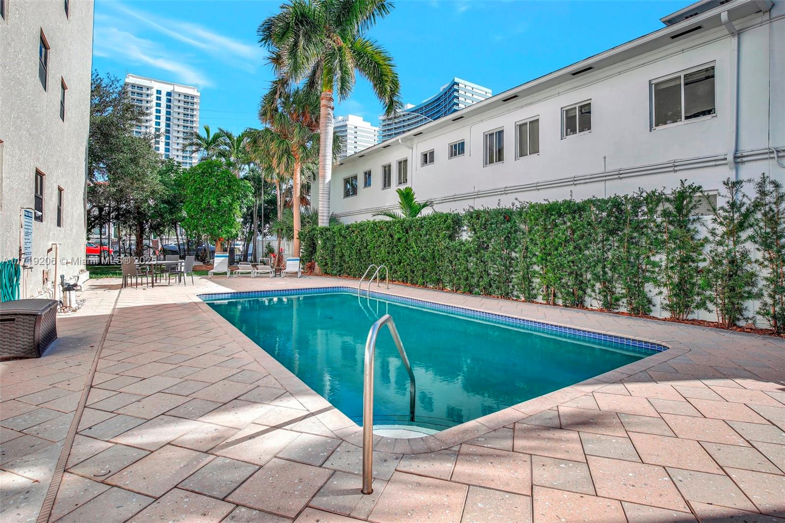 520 Orton Ave #303, Fort Lauderdale, Florida image 19
