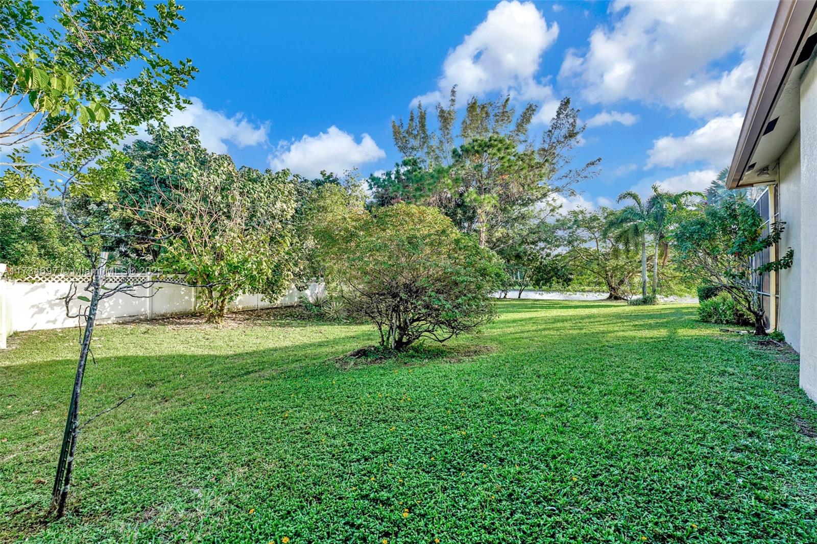 8952 S Kendale Cir, Lake Worth, Florida image 33