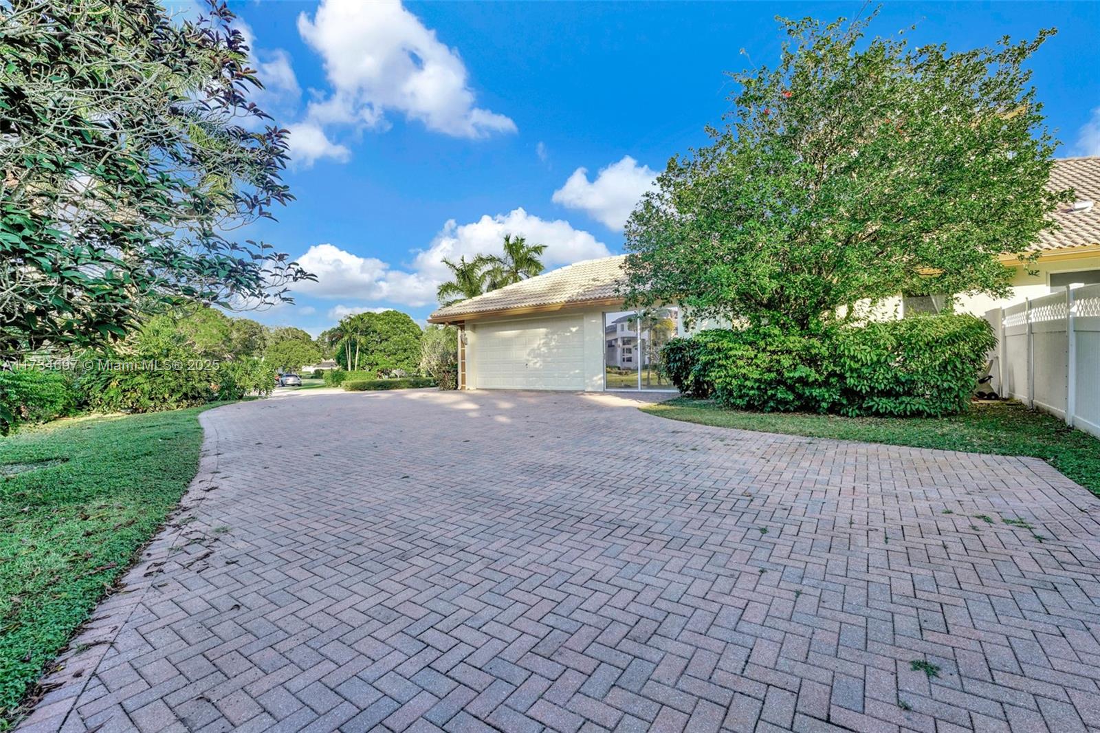 8952 S Kendale Cir, Lake Worth, Florida image 35