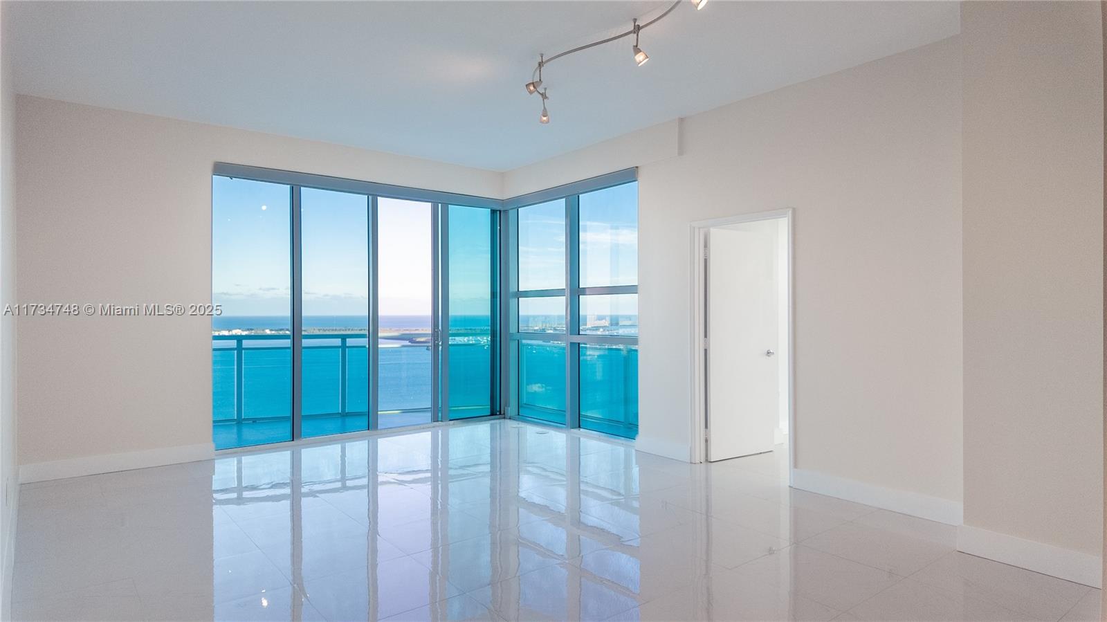 950 Brickell Bay Dr #4611, Miami, Florida image 10