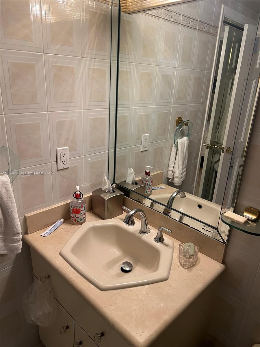 9801 Collins Ave #17J, Bal Harbour, Florida image 9