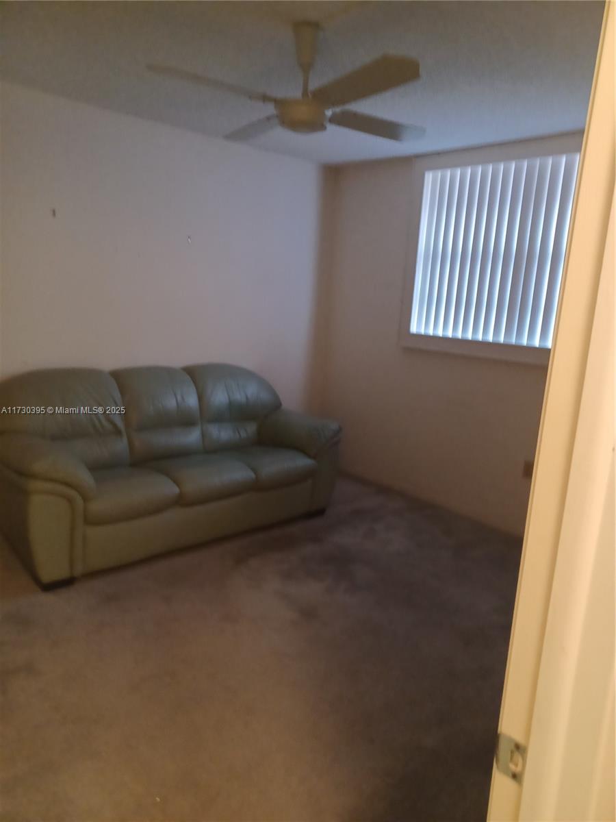 1001 Colony Point Cir #220, Pembroke Pines, Florida image 10