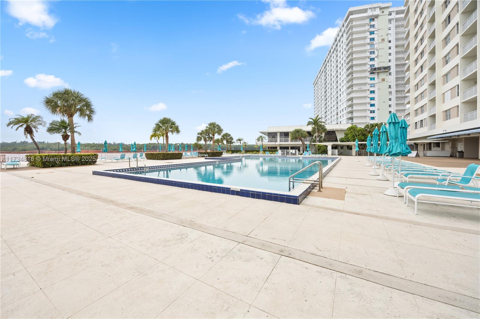 300 Bayview Dr #903, Sunny Isles Beach, Florida image 25